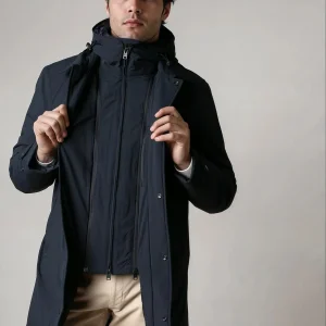 Abrigo  técnico  azul marino con capucha